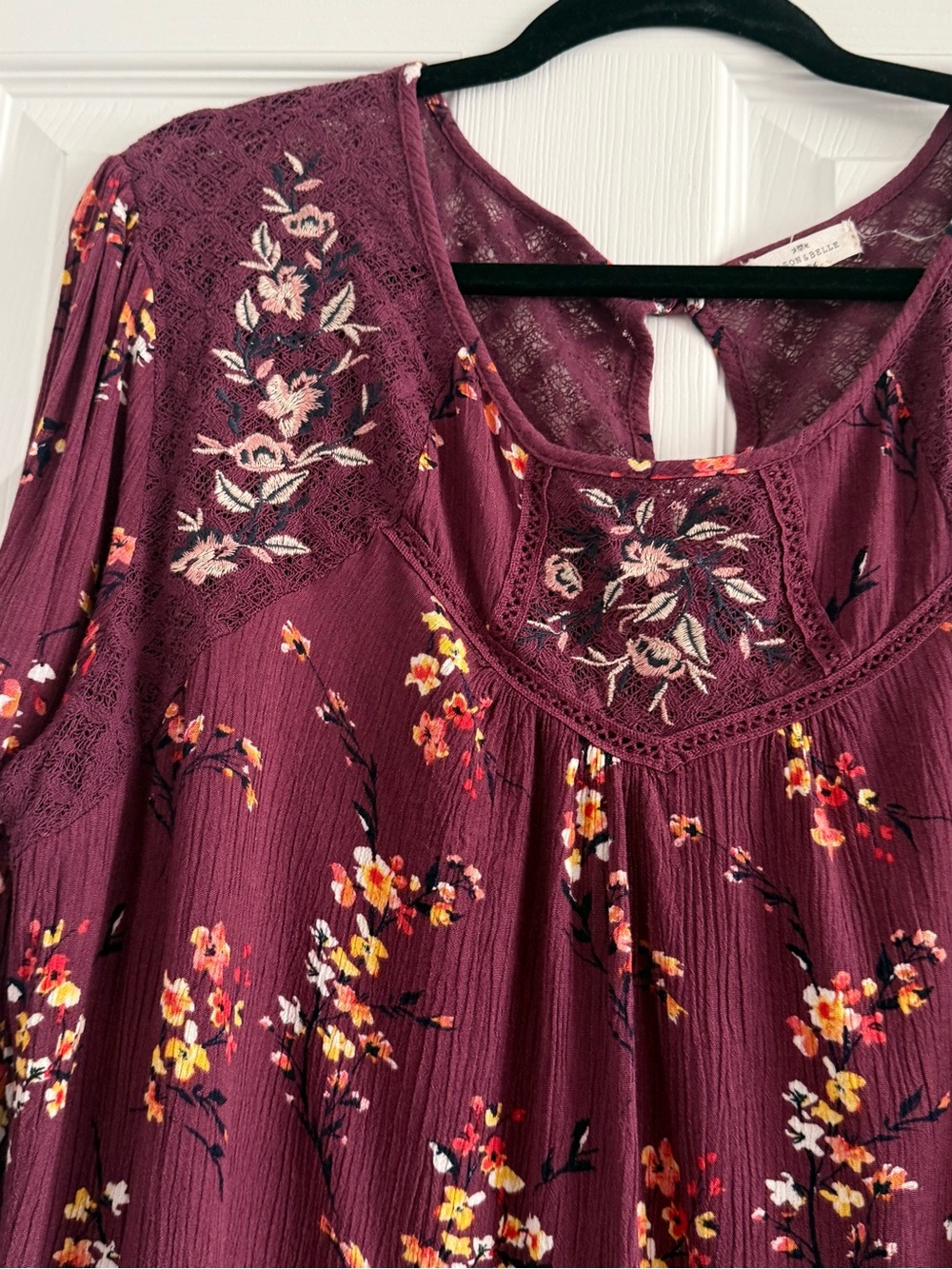 🍁 Mason & Belle Boho Floral Lace Yoke Blouse - Plum 1X - Picture 5 of 8